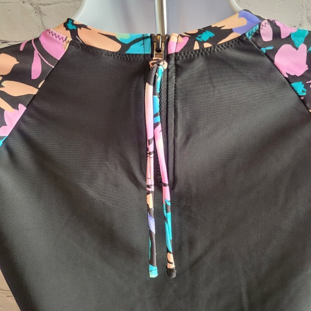 Raisins Salt + Soul Back Zip Rashguard Swim Top - Picture 6 of 6